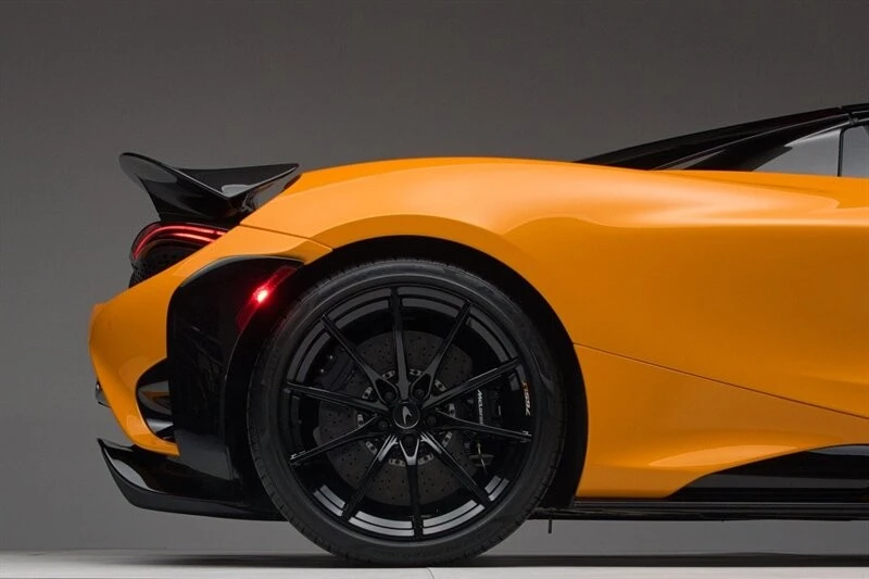 2022 McLaren 765LT Spider - Image 17 of 21