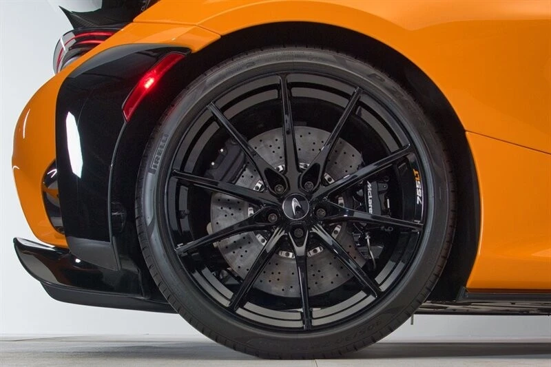 2022 McLaren 765LT Spider - Image 19 of 21