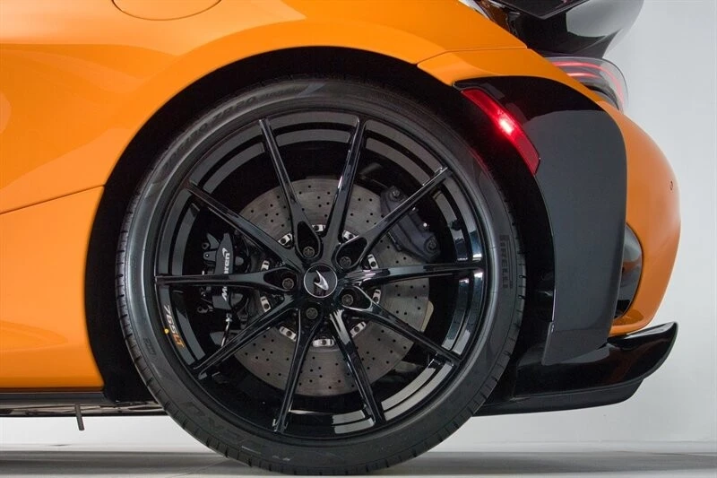 2022 McLaren 765LT Spider - Image 11 of 21