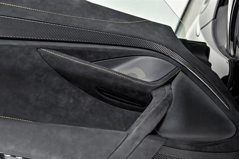 2022 McLaren 765LT Spider - Image 27 of 31