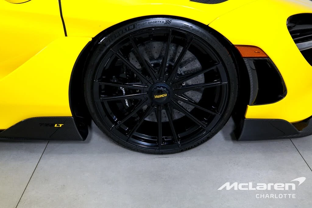 2022 McLaren 765LT Spider - Image 27 of 31