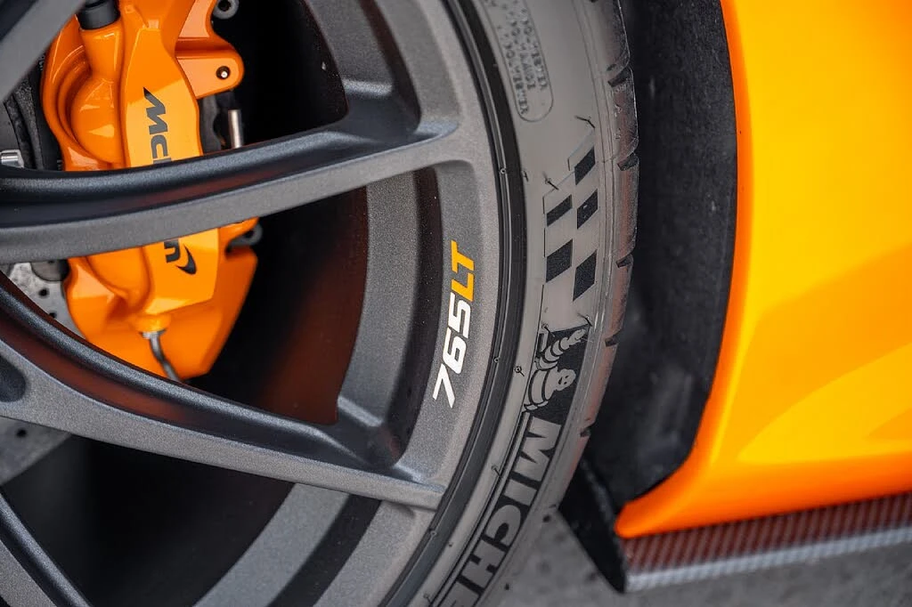 2022 McLaren 765LT Spider - Image 17 of 30