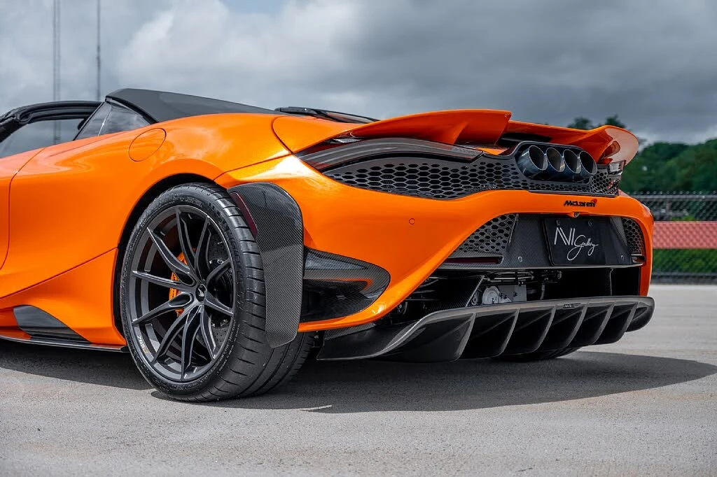2022 McLaren 765LT Spider - Image 15 of 30