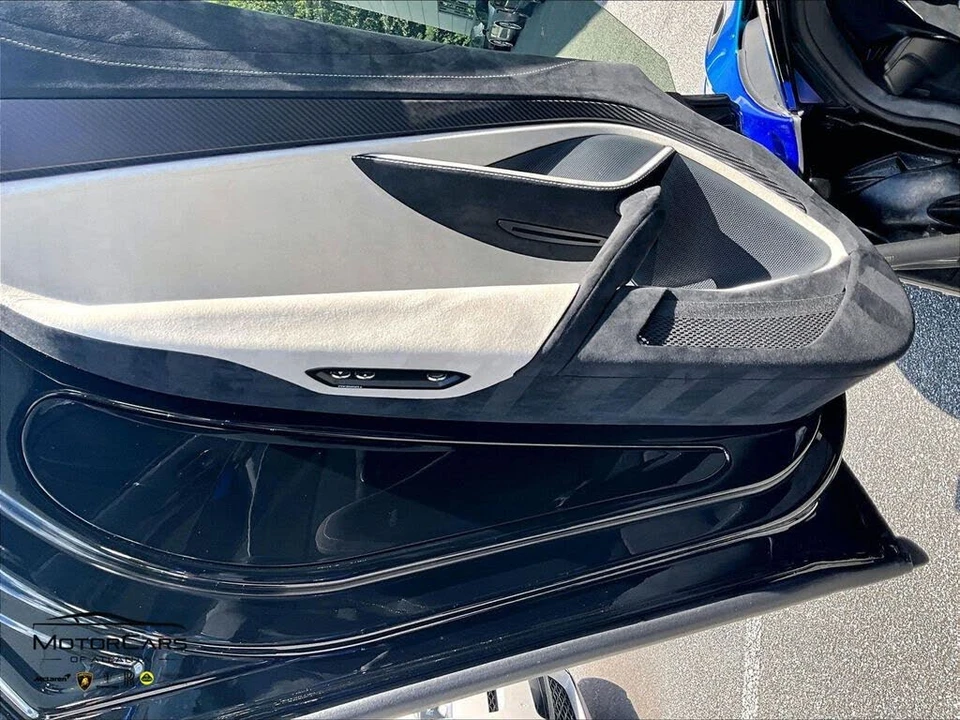 2022 McLaren 765LT Spider - Image 19 of 28