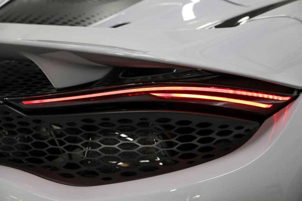 2022 McLaren 765LT Spider - Image 27 of 31