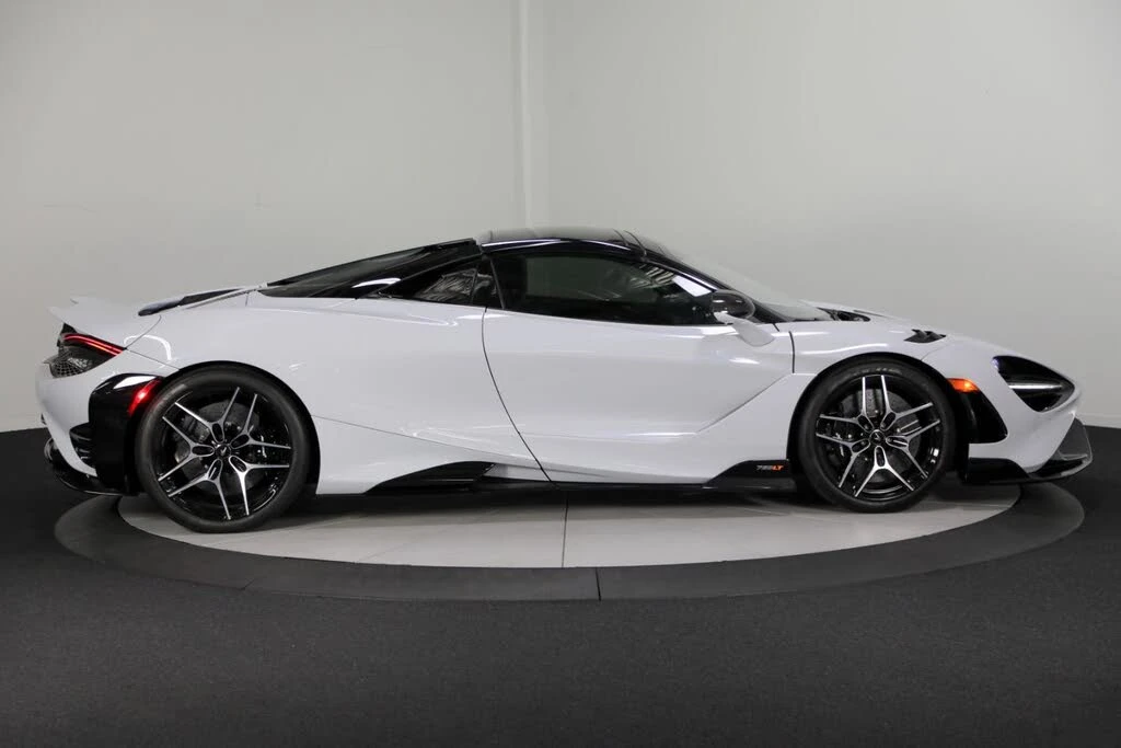 2022 McLaren 765LT Spider - Image 10 of 31