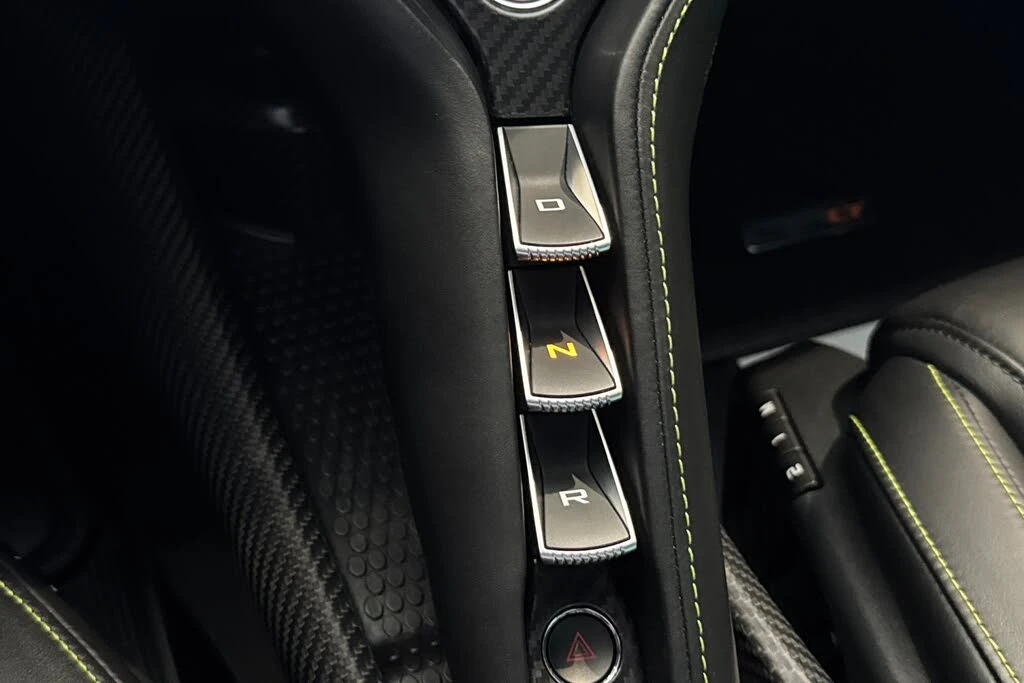 2022 McLaren 765LT Spider - Image 26 of 31