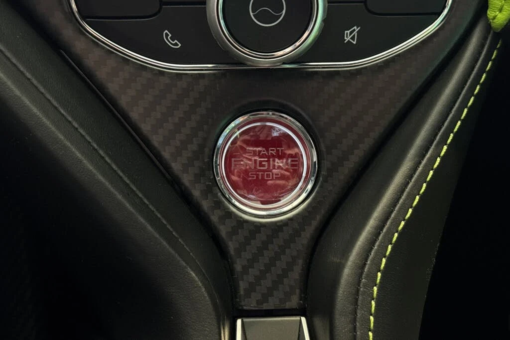 2022 McLaren 765LT Spider - Image 27 of 31