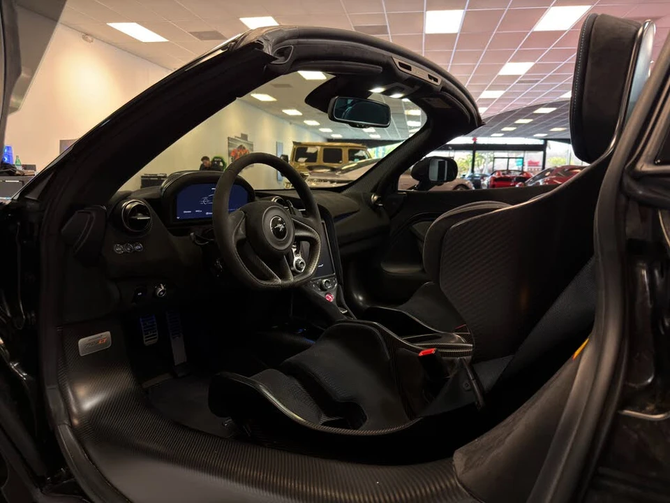 2022 McLaren 765LT Spider - Image 17 of 24