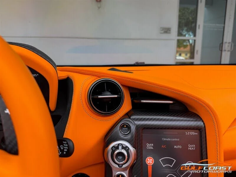 2022 McLaren 765LT Spider - Image 17 of 31