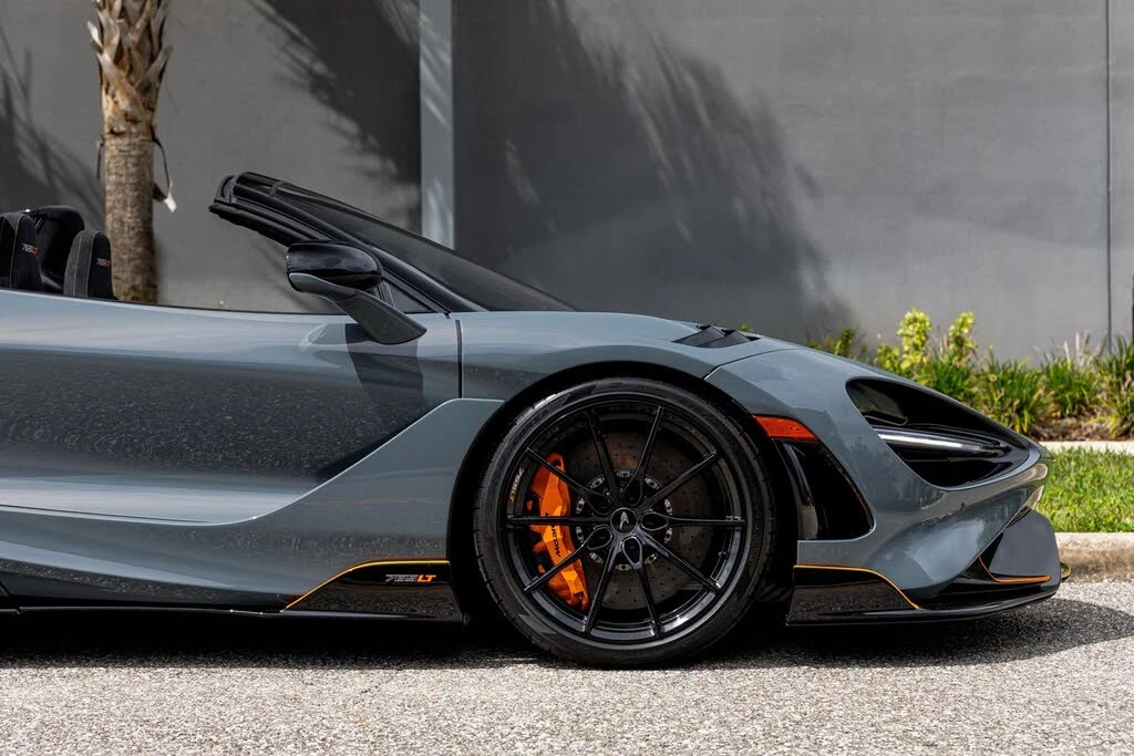 2022 McLaren 765LT Spider - Image 18 of 31
