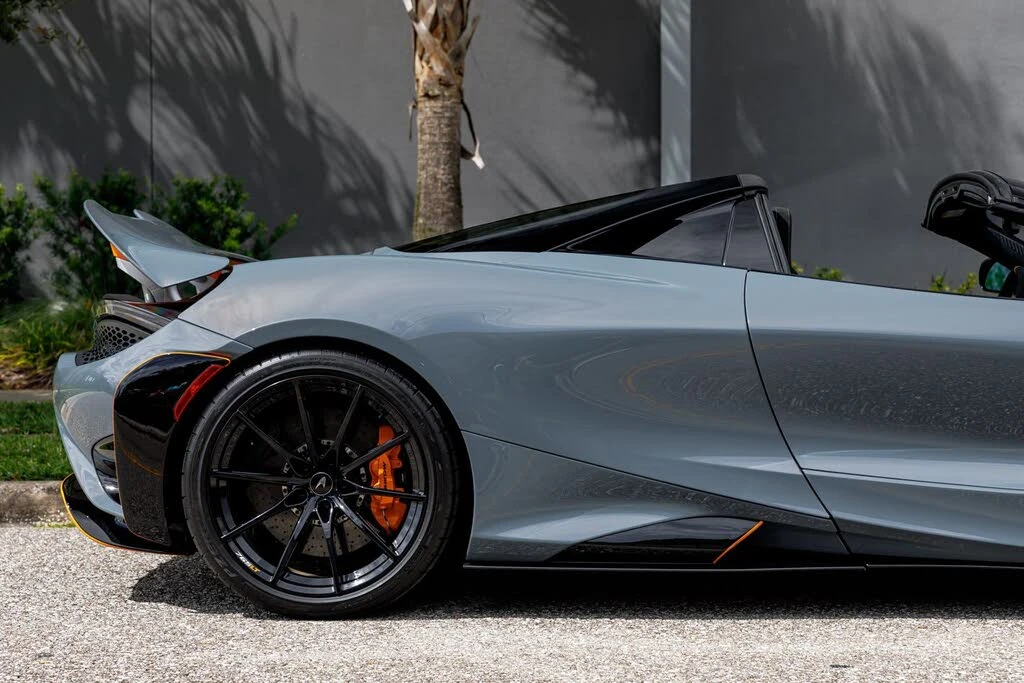 2022 McLaren 765LT Spider - Image 17 of 31