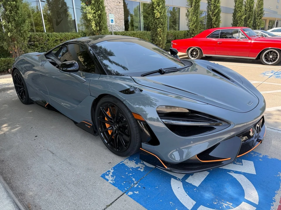 2022 McLaren 765LT Spider - Image 2 of 18
