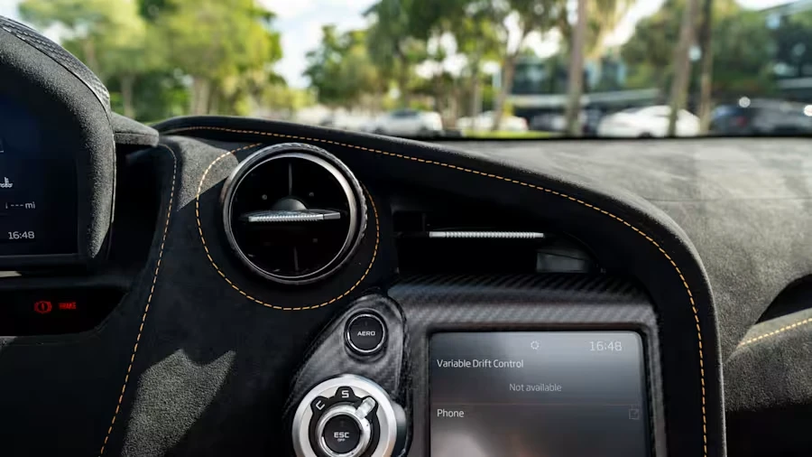 2022 McLaren 765LT Spider - Image 29 of 31