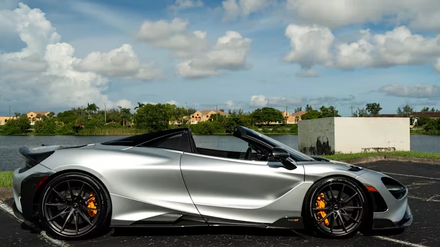 2022 McLaren 765LT Spider - Image 19 of 31