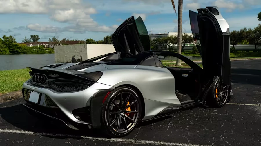 2022 McLaren 765LT Spider - Image 14 of 31