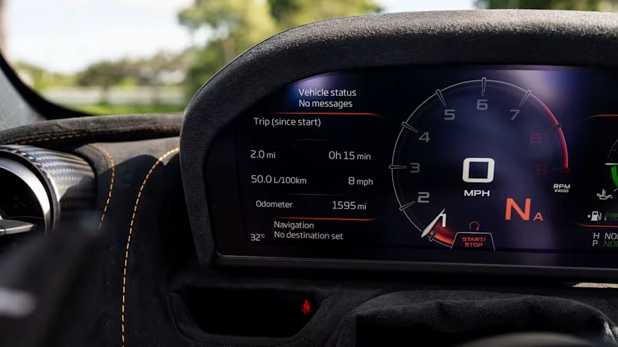 2022 McLaren 765LT Spider - Image 26 of 31