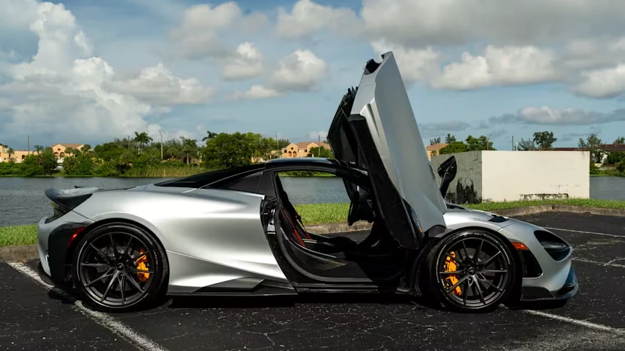 2022 McLaren 765LT Spider - Image 13 of 31