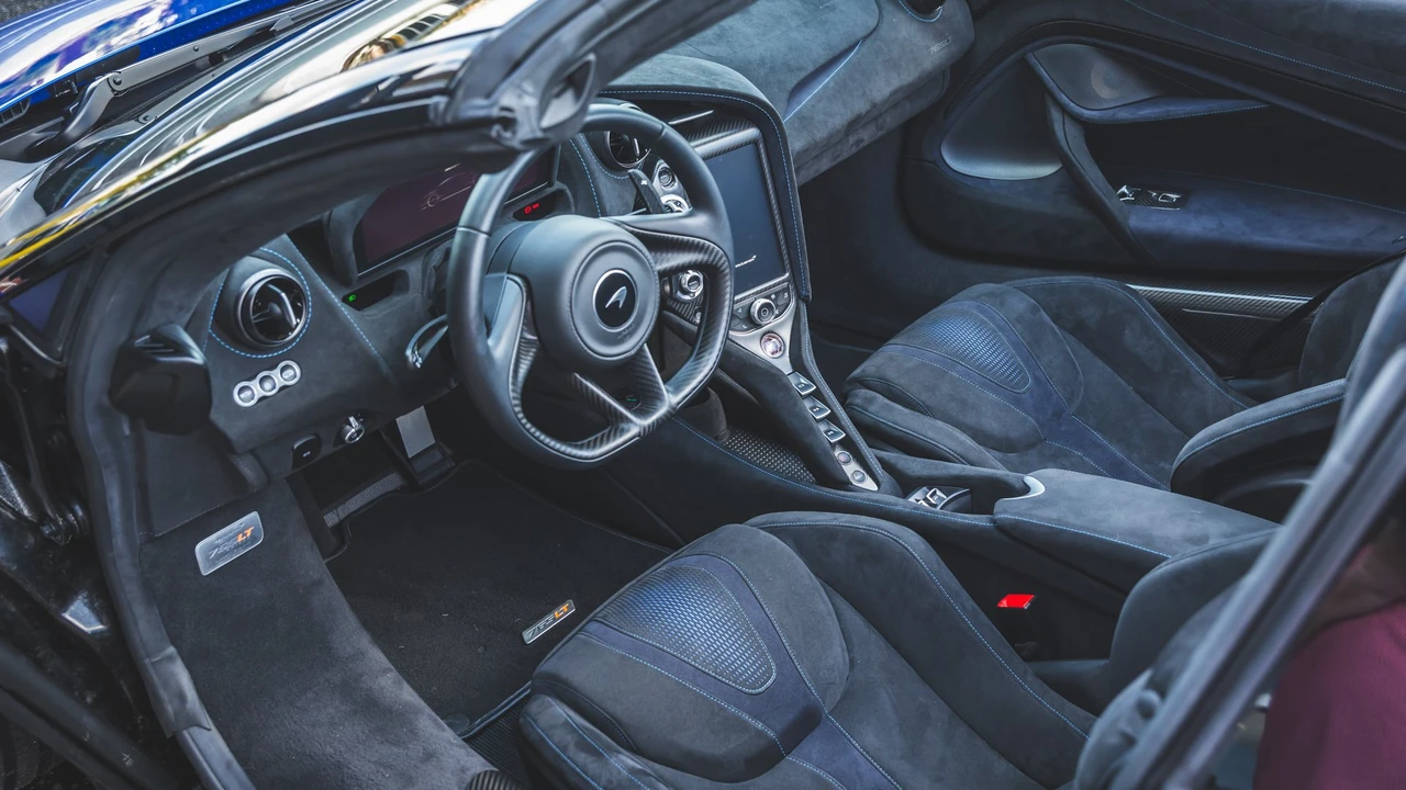 2022 McLaren 765LT Spider - Image 10 of 21