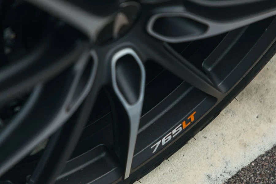 2022 McLaren 765LT Spider - Image 7 of 31