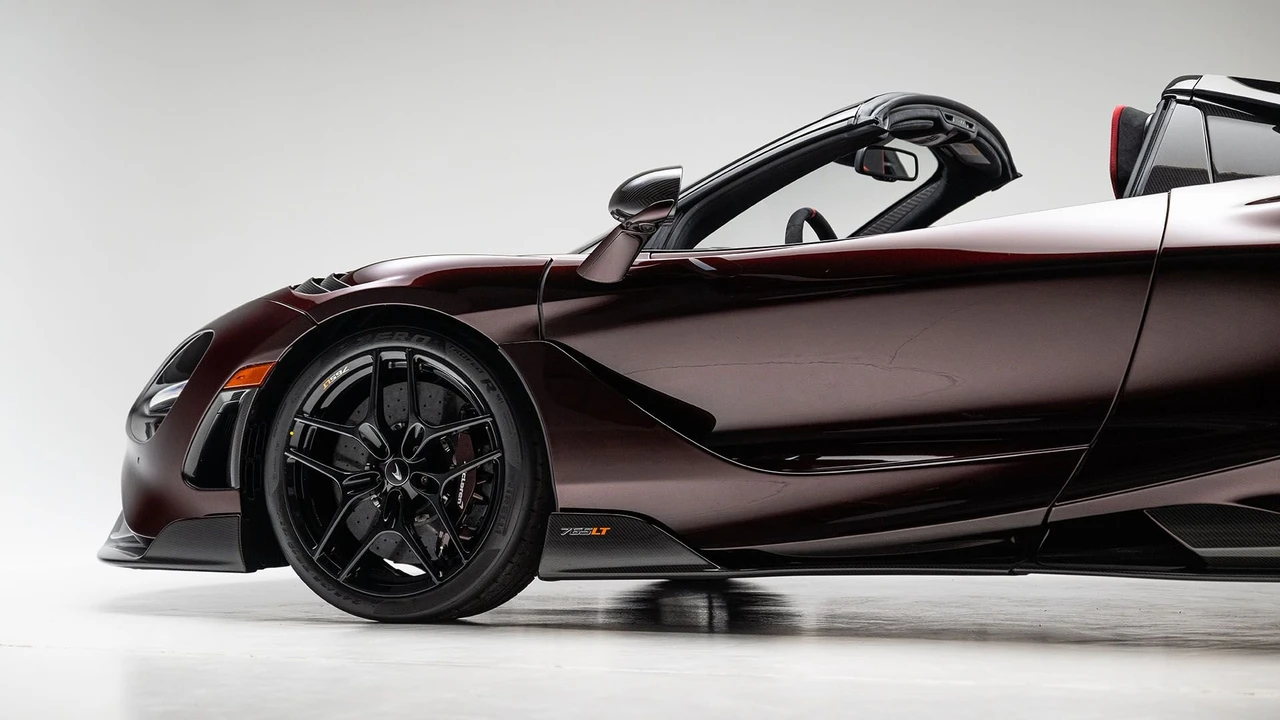 2022 McLaren 765LT Spider - Image 30 of 31