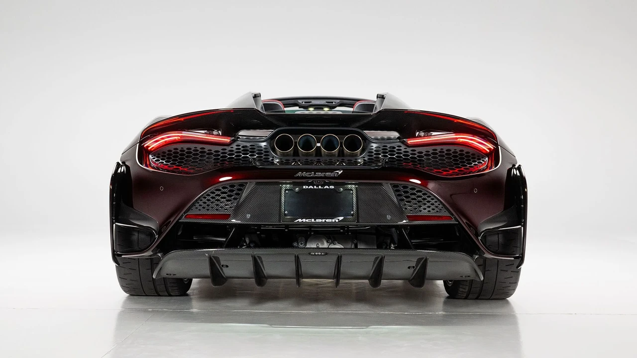 2022 McLaren 765LT Spider - Image 27 of 31
