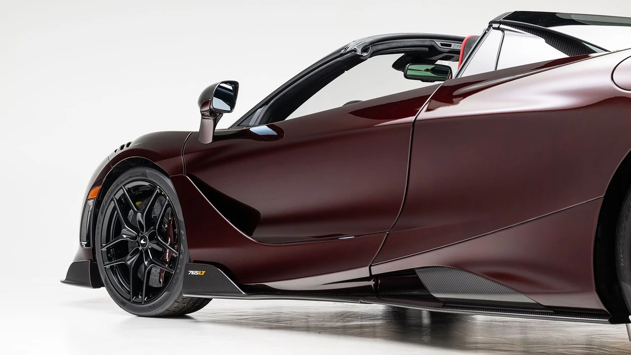 2022 McLaren 765LT Spider - Image 26 of 31