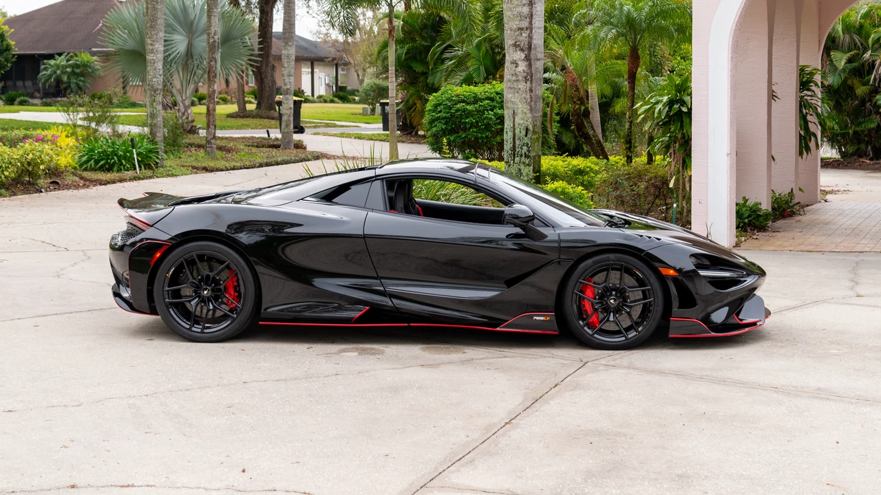 2022 McLaren 765LT Spider - Image 12 of 31