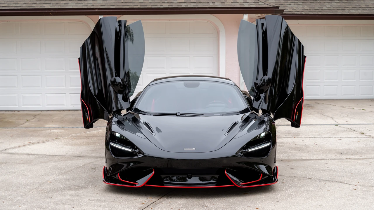 2022 McLaren 765LT Spider - Image 18 of 31