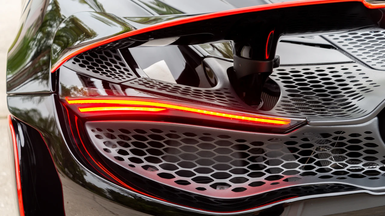 2022 McLaren 765LT Spider - Image 29 of 31