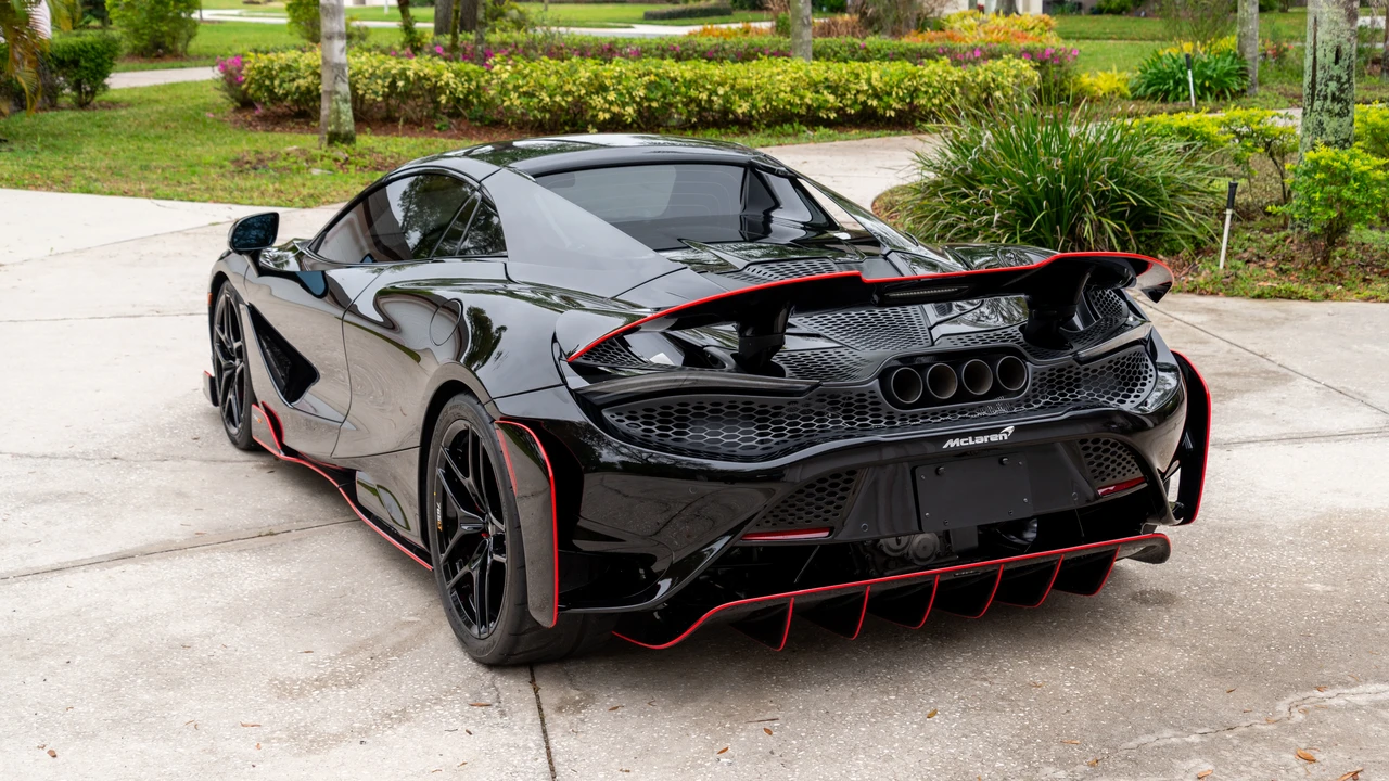 2022 McLaren 765LT Spider - Image 15 of 31