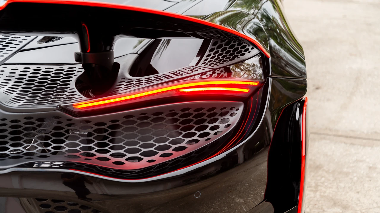 2022 McLaren 765LT Spider - Image 31 of 31