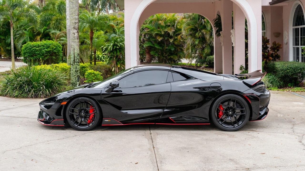 2022 McLaren 765LT Spider - Image 16 of 31