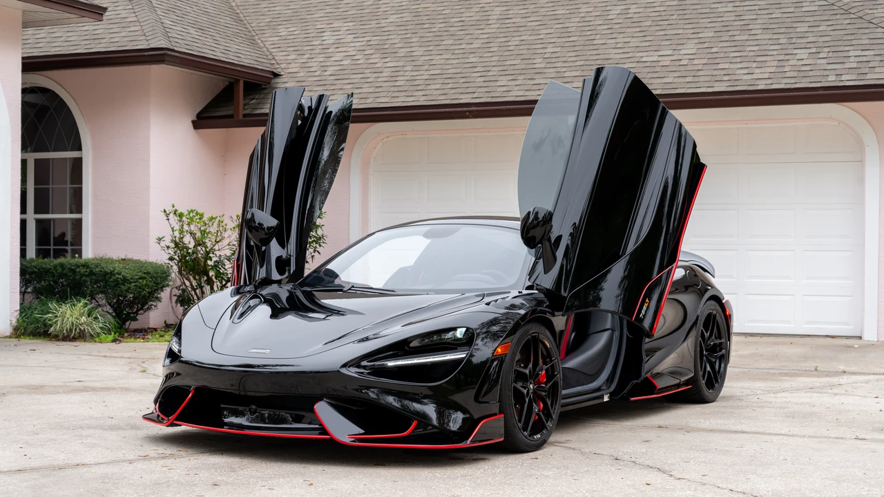 2022 McLaren 765LT Spider - Image 17 of 31