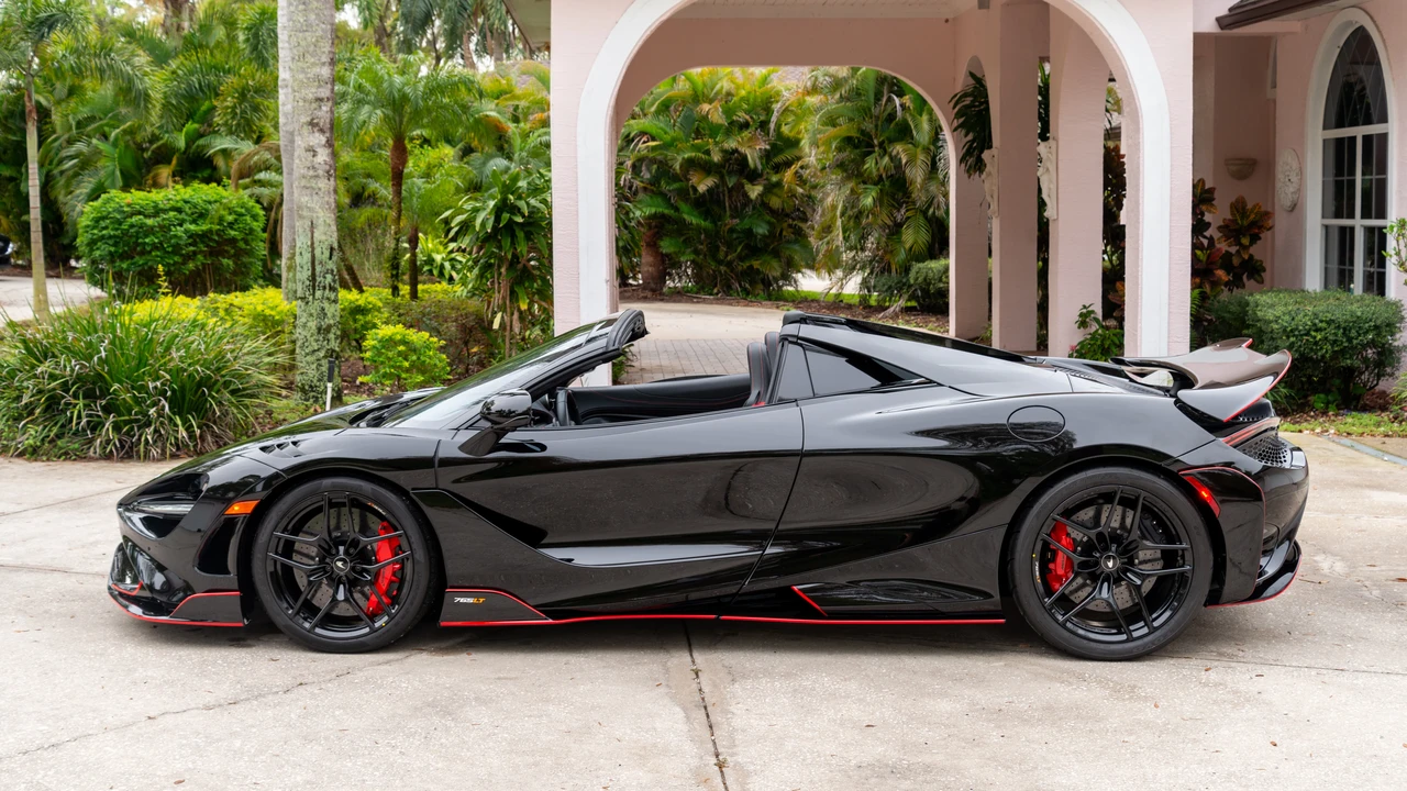 2022 McLaren 765LT Spider - Image 8 of 31