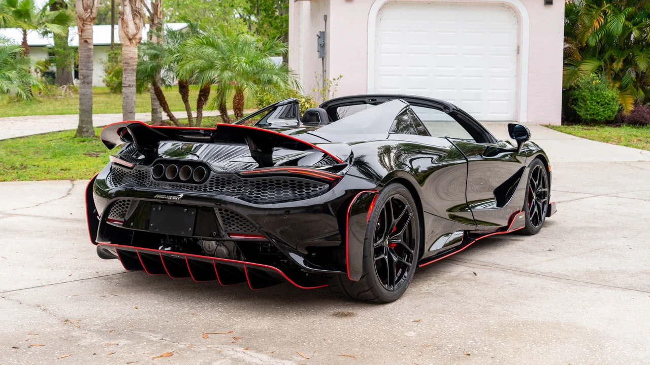 2022 McLaren 765LT Spider - Image 13 of 31