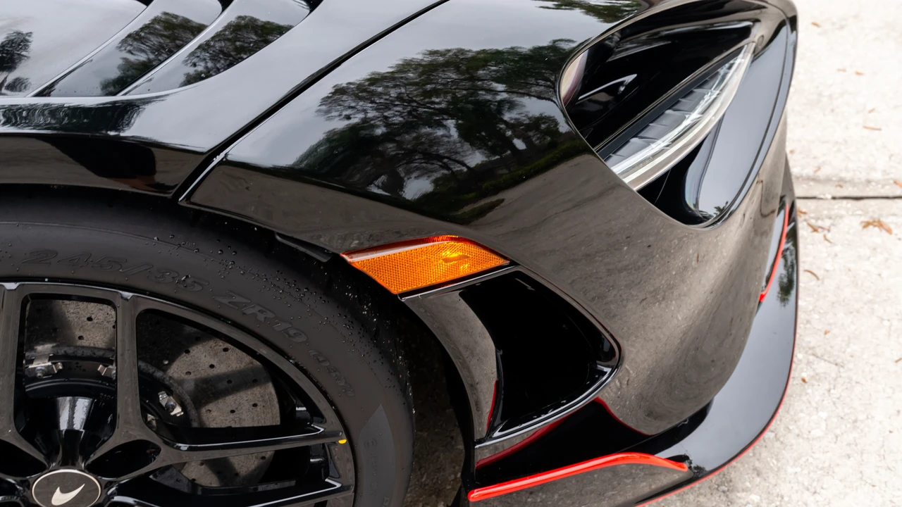2022 McLaren 765LT Spider - Image 22 of 31
