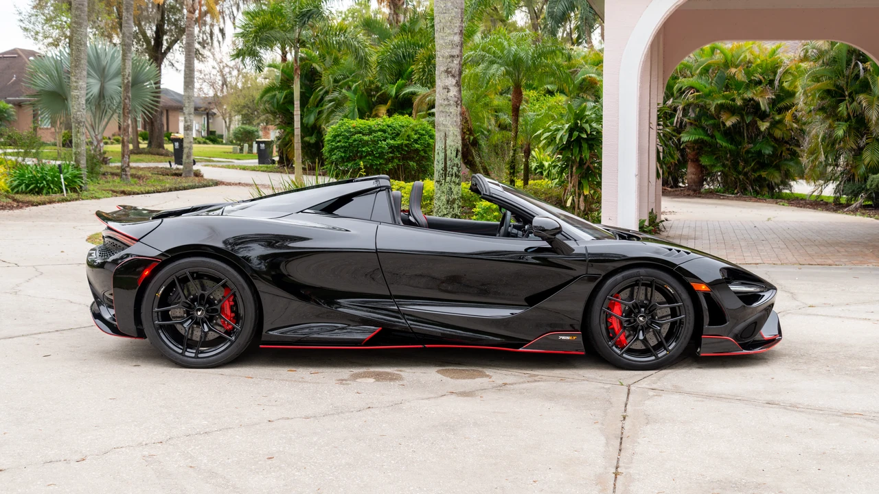 2022 McLaren 765LT Spider - Image 5 of 31