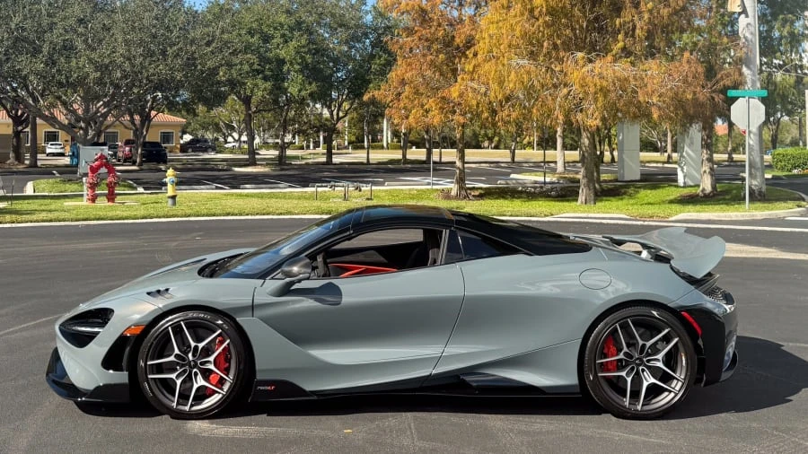 2022 McLaren 765LT Spider - Image 9 of 14