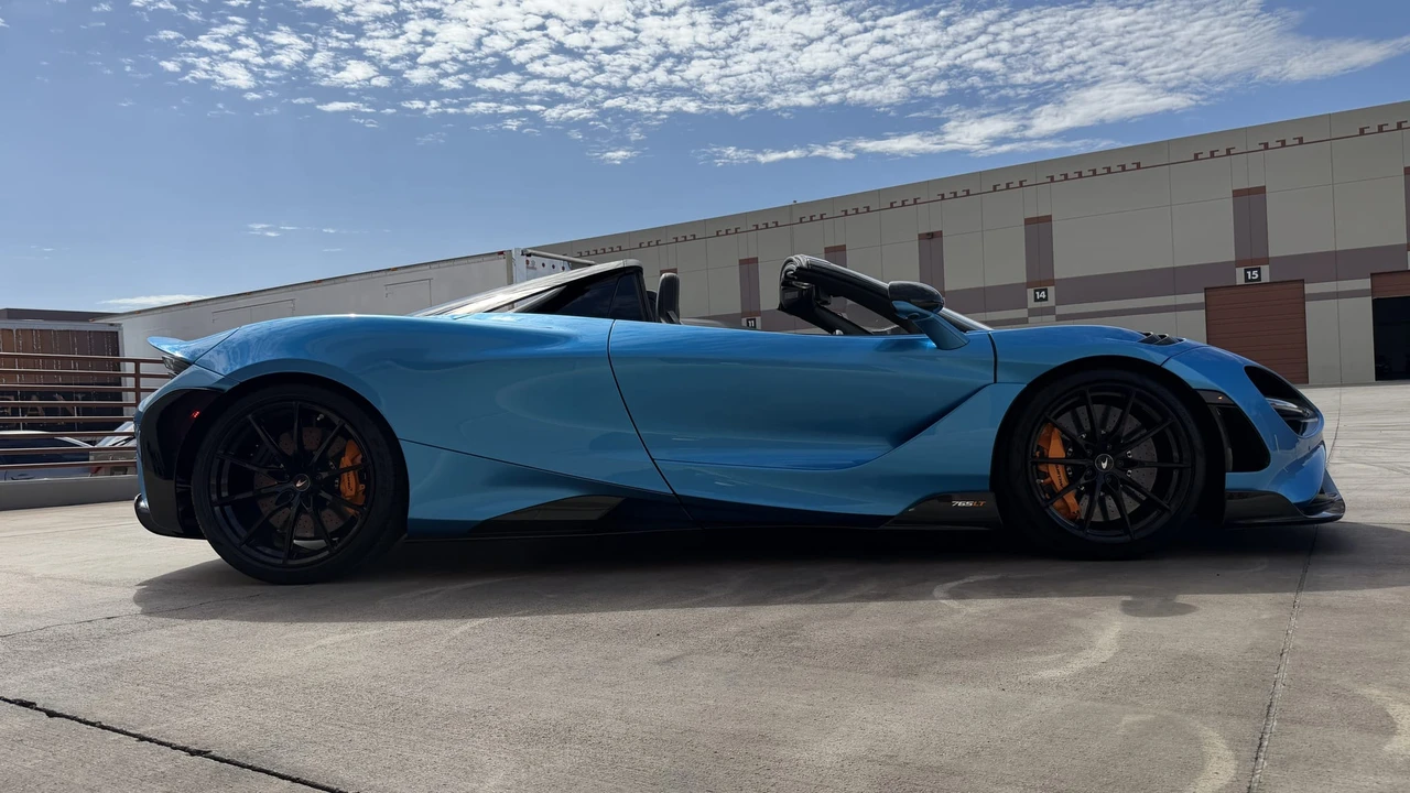 2022 McLaren 765LT Spider - Image 10 of 31