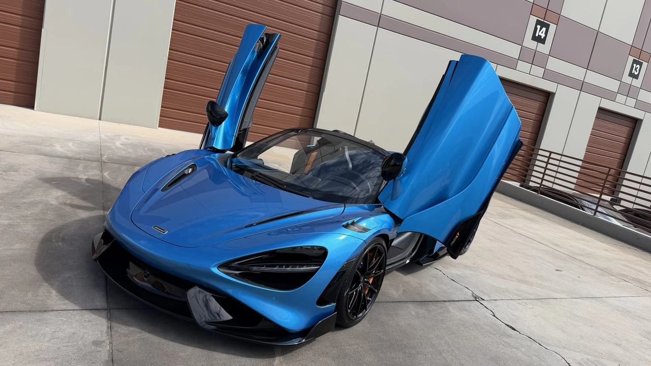 2022 McLaren 765LT Spider - Image 2 of 31