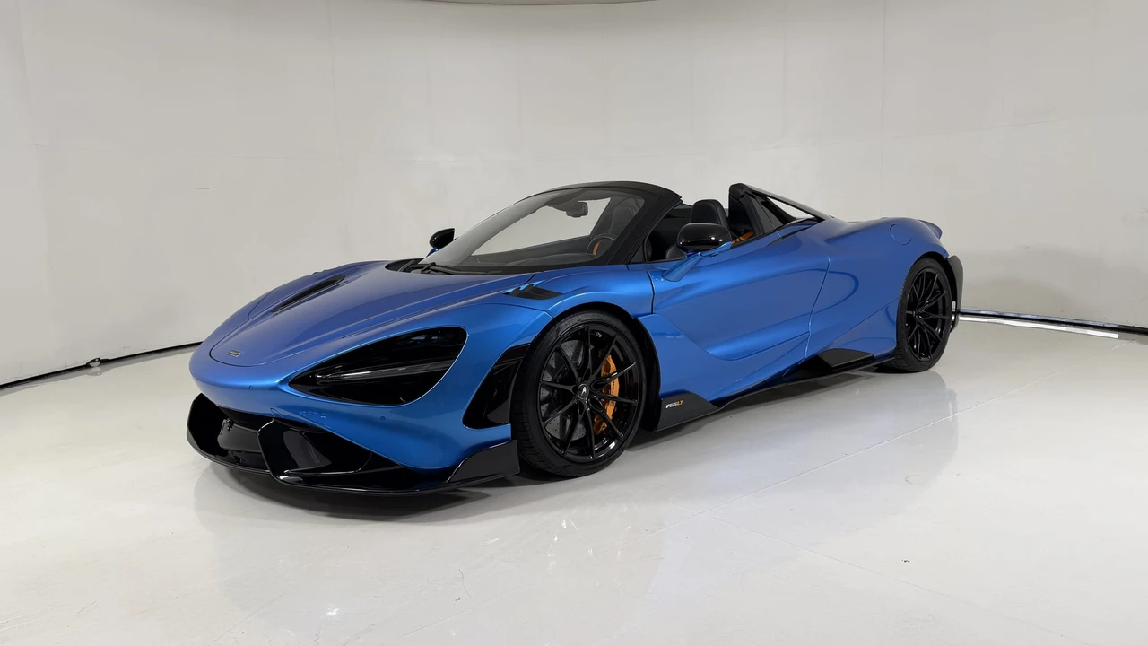 2022 McLaren 765LT Spider - Image 16 of 31