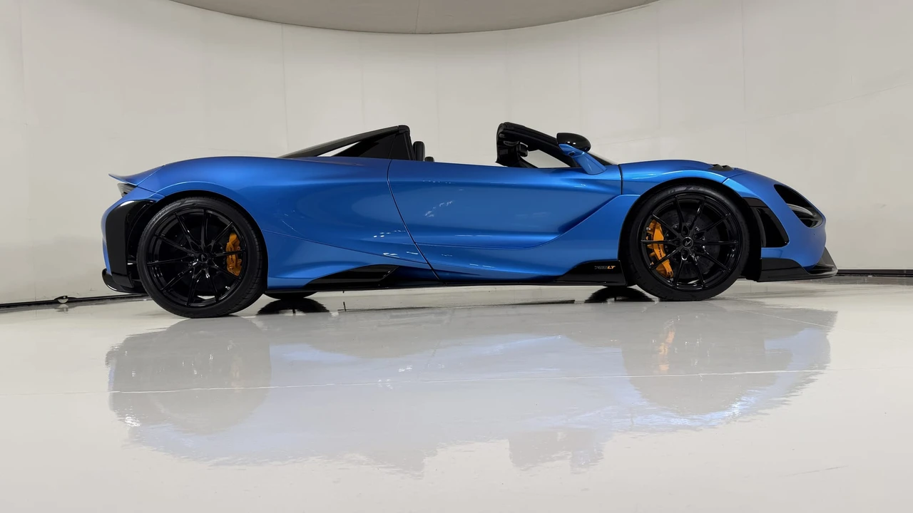 2022 McLaren 765LT Spider - Image 30 of 31