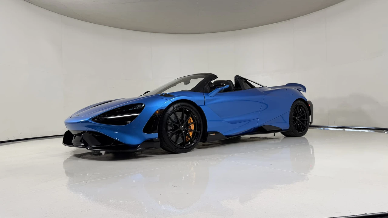 2022 McLaren 765LT Spider - Image 15 of 31