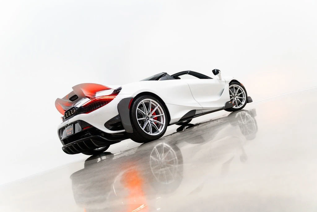 2022 McLaren 765LT Spider - Image 2 of 21