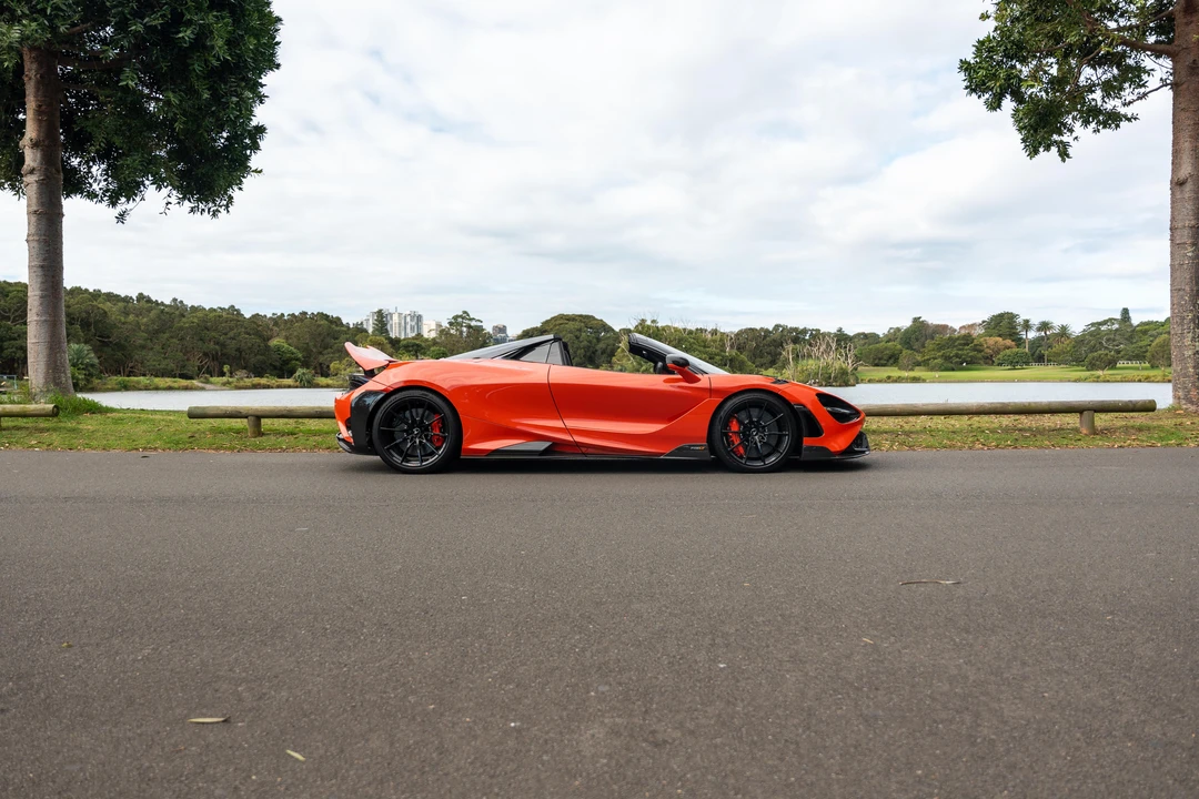 2022 McLaren 765LT Spider - Image 3 of 31