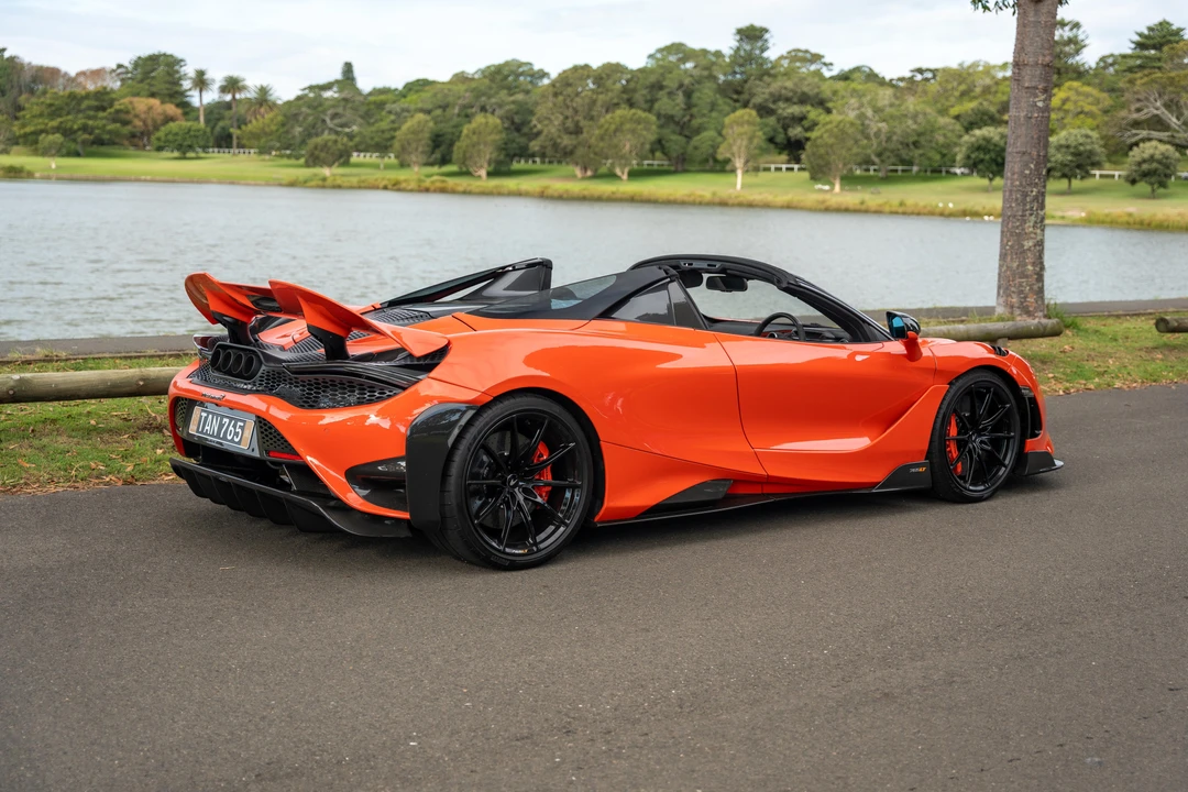2022 McLaren 765LT Spider - Image 10 of 31