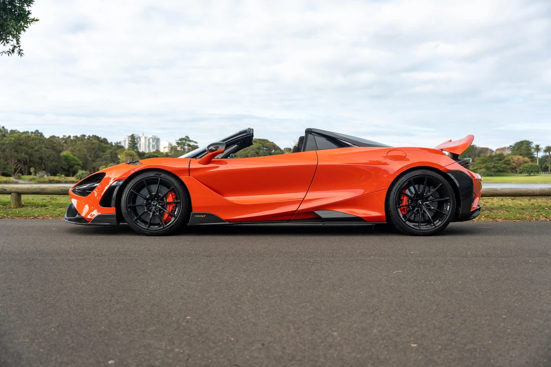 2022 McLaren 765LT Spider - Image 7 of 31