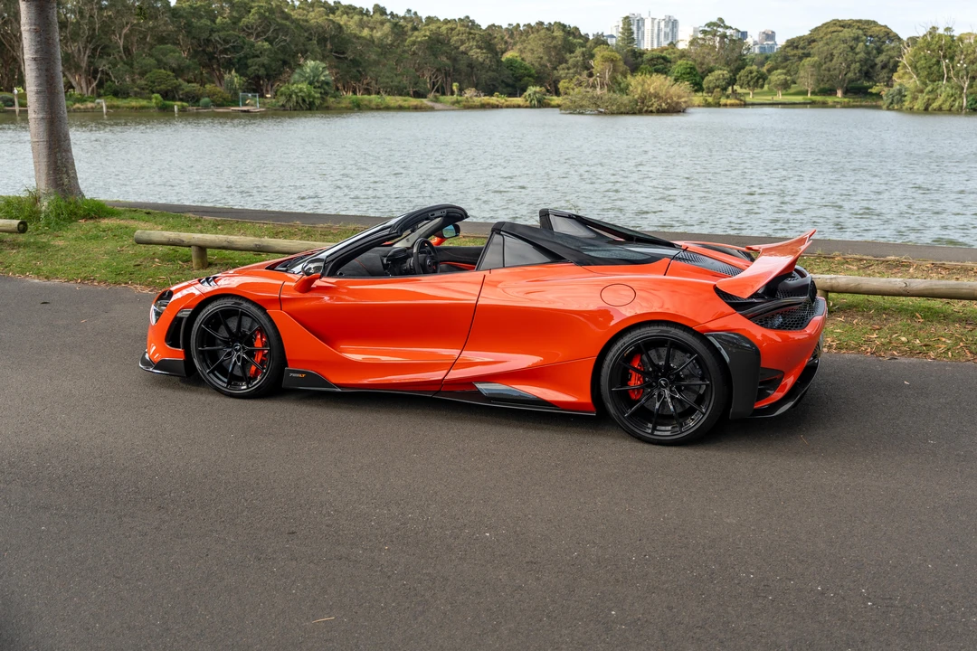 2022 McLaren 765LT Spider - Image 14 of 31