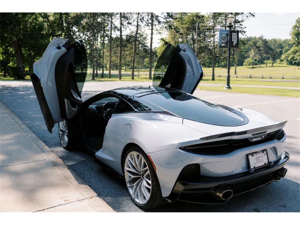 2022 McLaren GT - Image 16 of 21